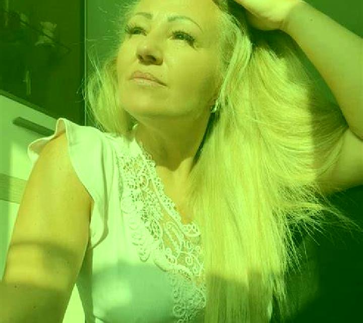 Yasmin 2 Araya escort
