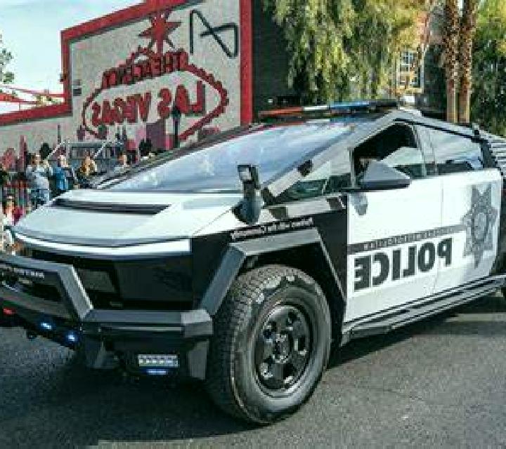 Zara Santa Eulalia escort